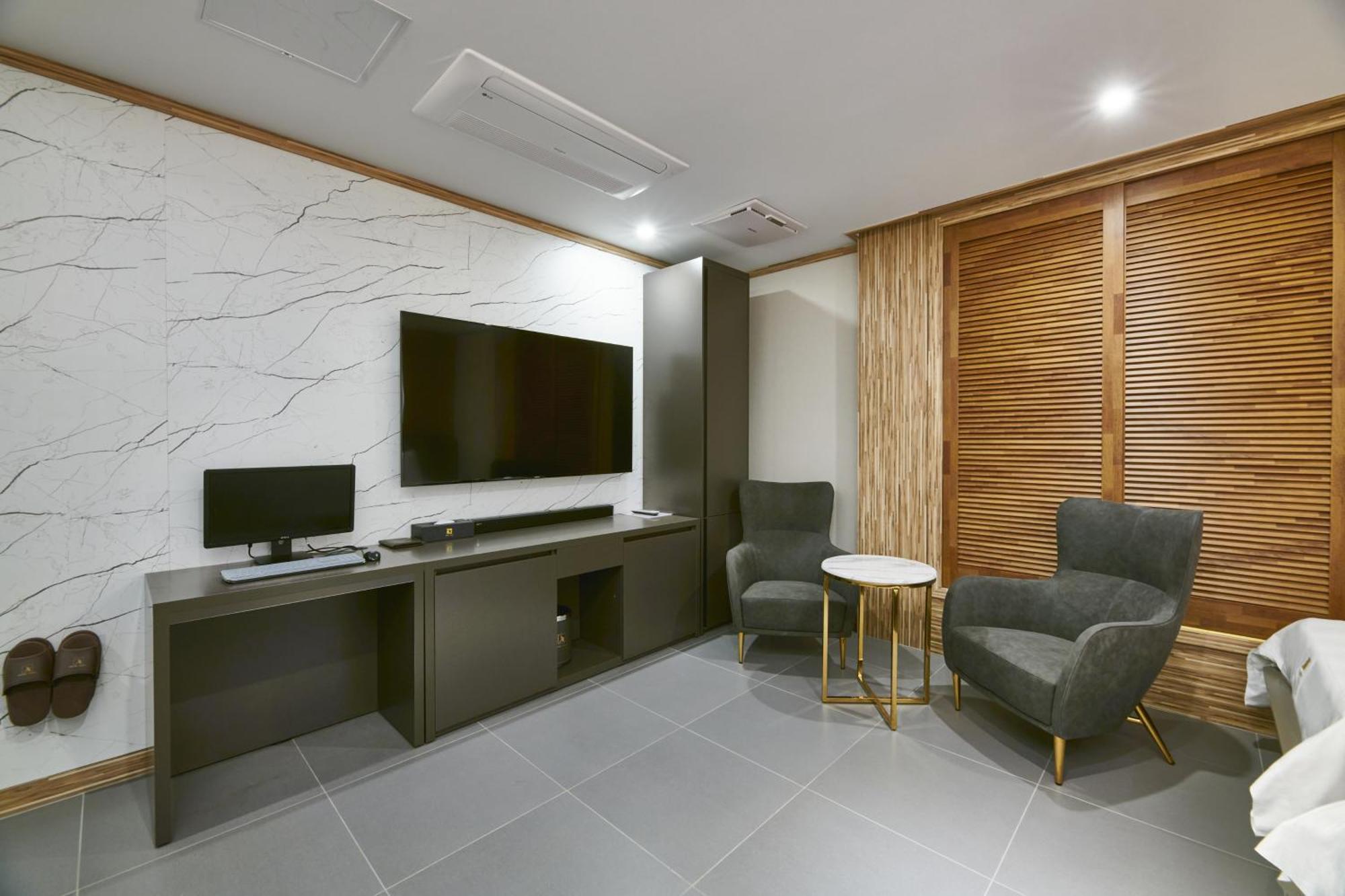 אנסאן Aura Hotel מראה חיצוני תמונה