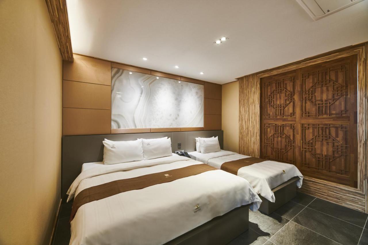 אנסאן Aura Hotel מראה חיצוני תמונה
