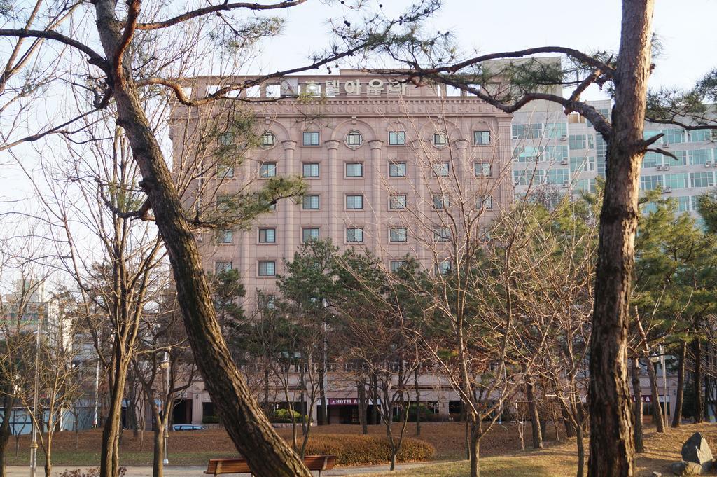 אנסאן Aura Hotel מראה חיצוני תמונה