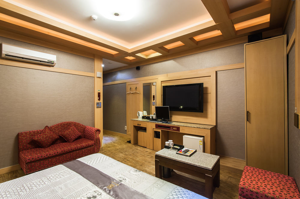 אנסאן Aura Hotel מראה חיצוני תמונה