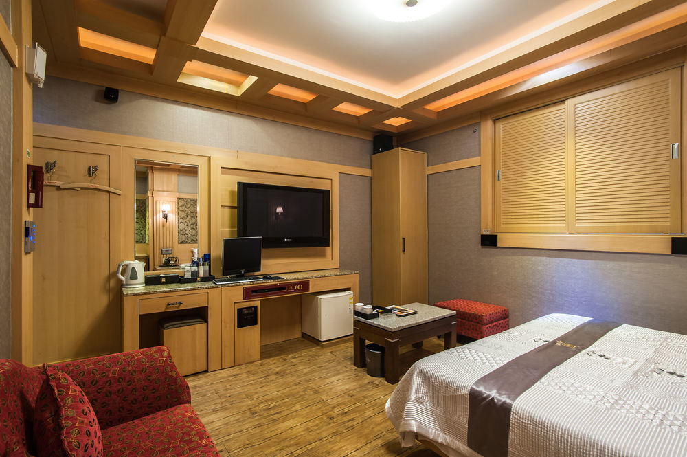 אנסאן Aura Hotel מראה חיצוני תמונה