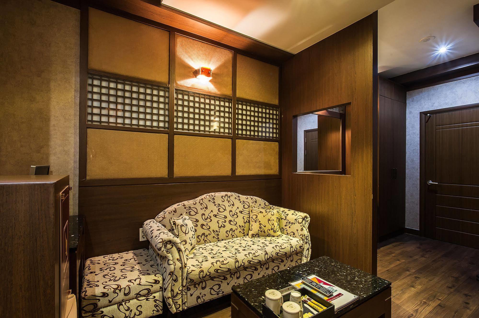 אנסאן Aura Hotel מראה חיצוני תמונה