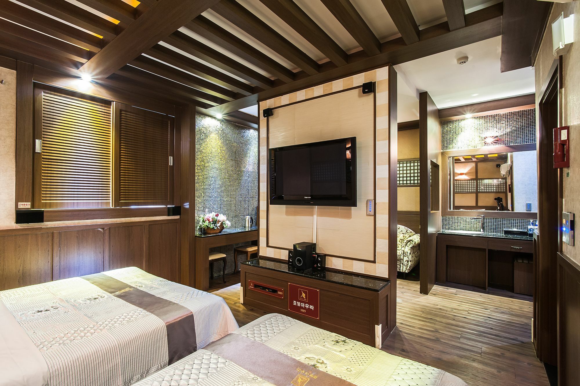 אנסאן Aura Hotel מראה חיצוני תמונה